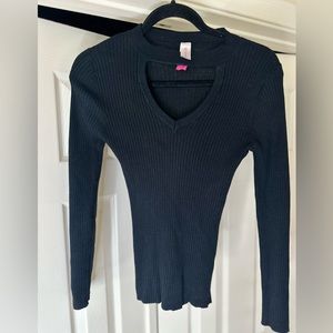 Black V Neck Longsleeve